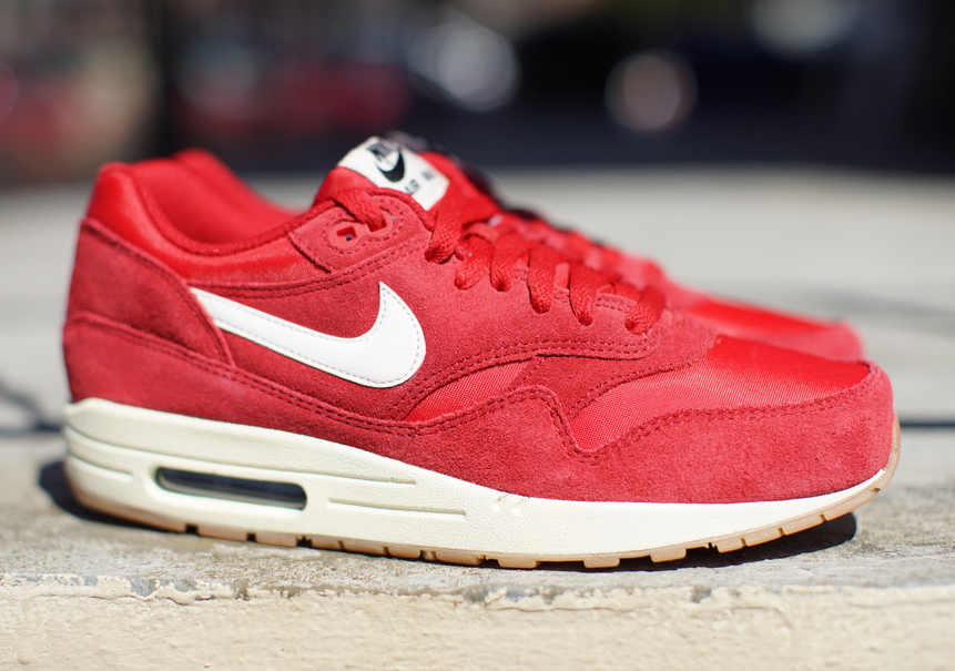 Nike Air Max 1 Essential "Gym Red" - Available