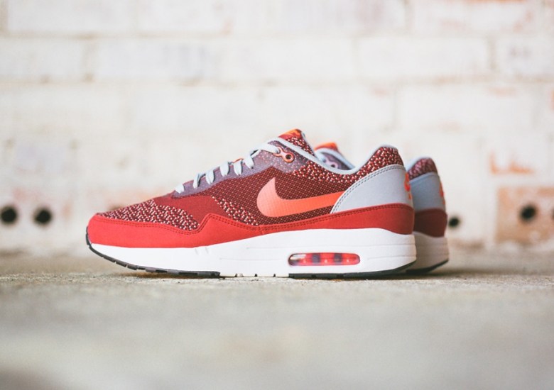 Nike Air Max 1 Jacquard “Laser Crimson”