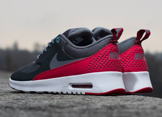 Nike Air Max Thea - Legend Red - Polarized Blue