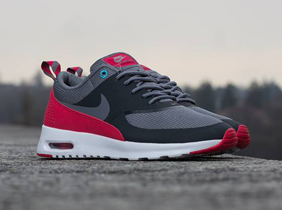 Nike Air Max Thea Legend Red Polarized Blue 03