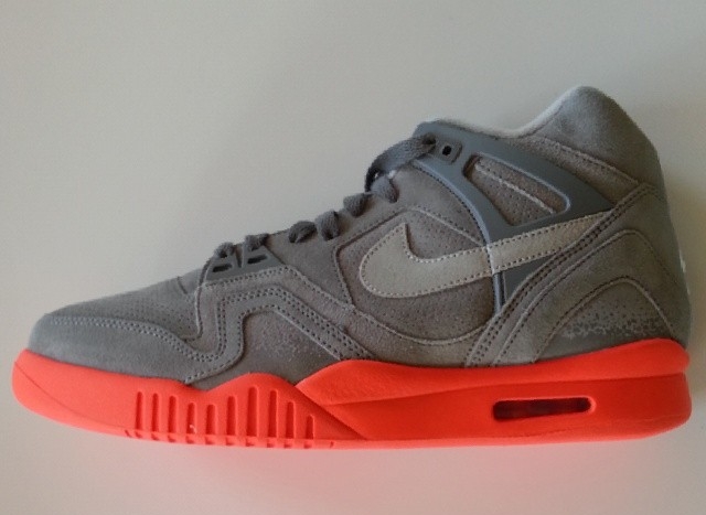 Nike Air Tech Challenge 2 Grey Suede Red 01