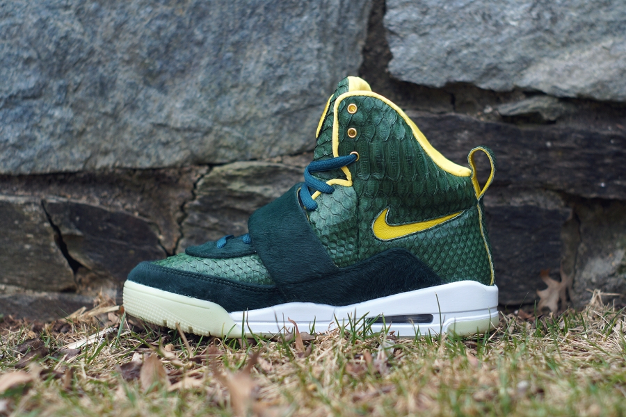 Nike Air Yeezy Oregon Customs 03