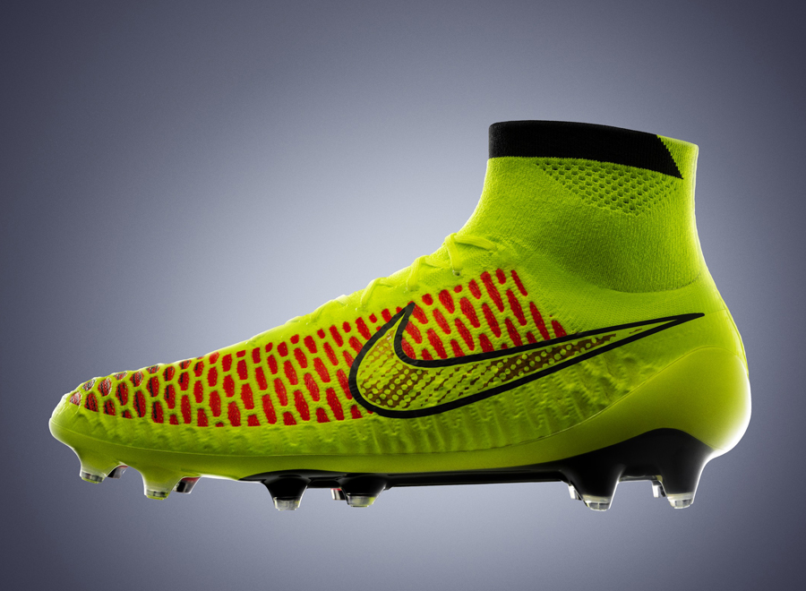 Nike Flyknit Magista 1