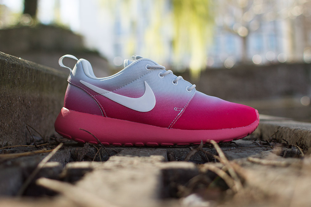 Nike Roshe Run "Gradient" - Grey - Pink