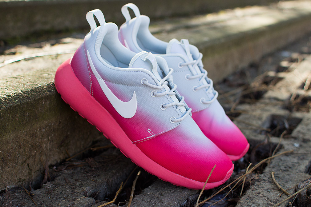 Nike Roshe Run Gradient Grey Pink 02