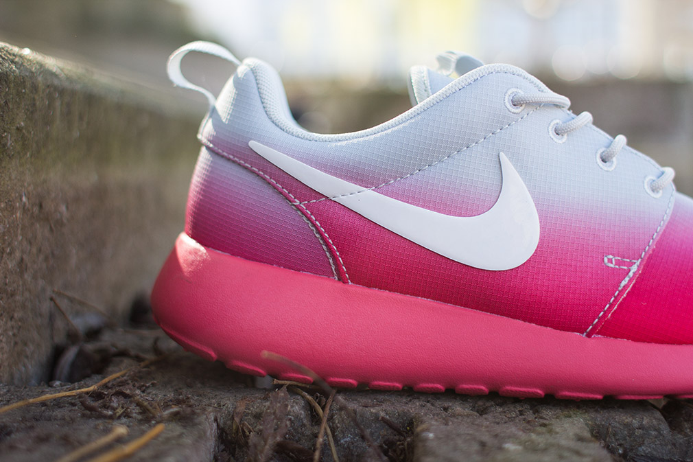 Nike Roshe Run Gradient Grey Pink 03