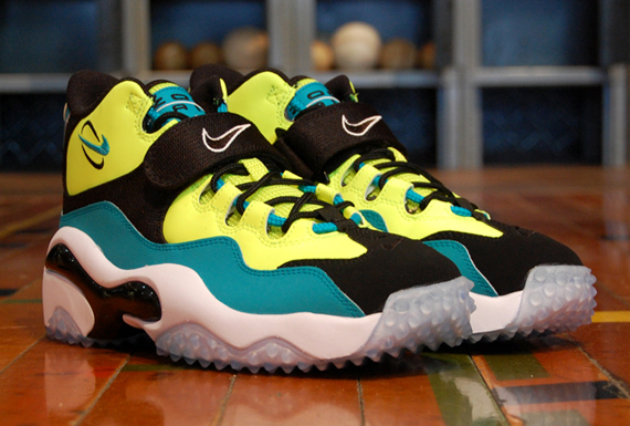 Nike Zoom Turf Retro 2014