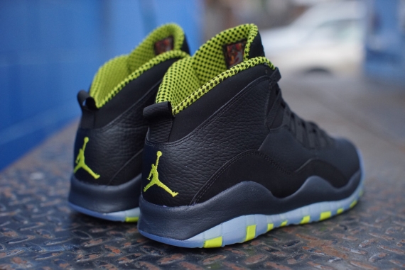 Venom Green Jordan X 01