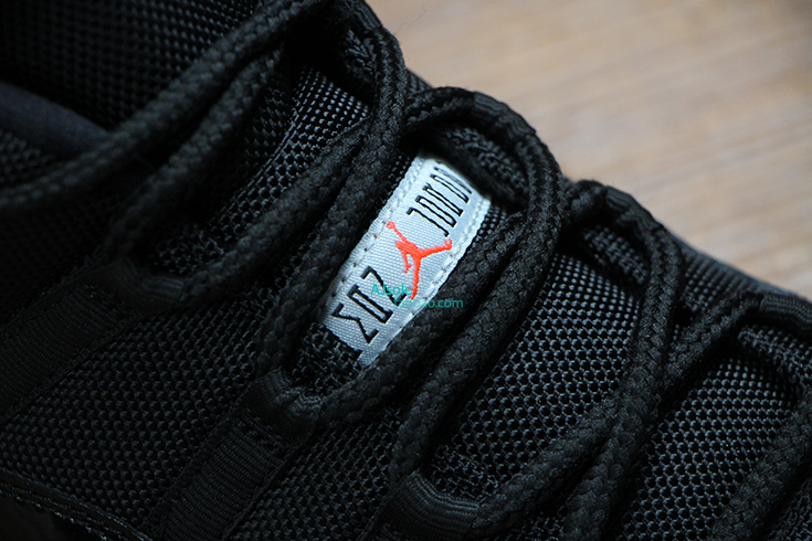 Air Jordan 11 Low Retro Infrared 23 02