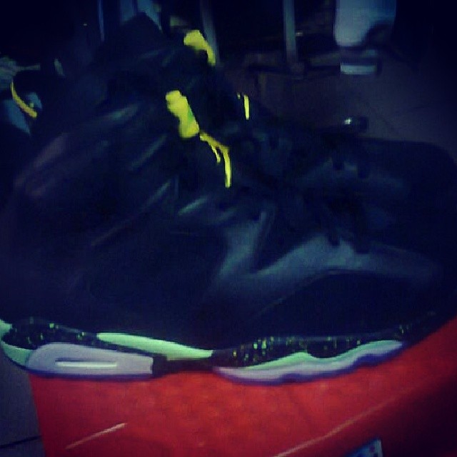 Air Jordan 6 Black Venom Green 02