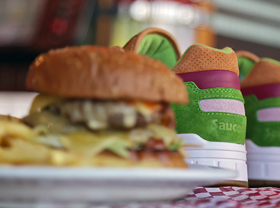 End Saucony Shadow 5000 Burger 01