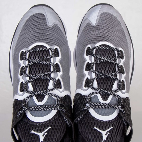 Jordan Flight Runner Black White Anthracite Metallic Silver 2