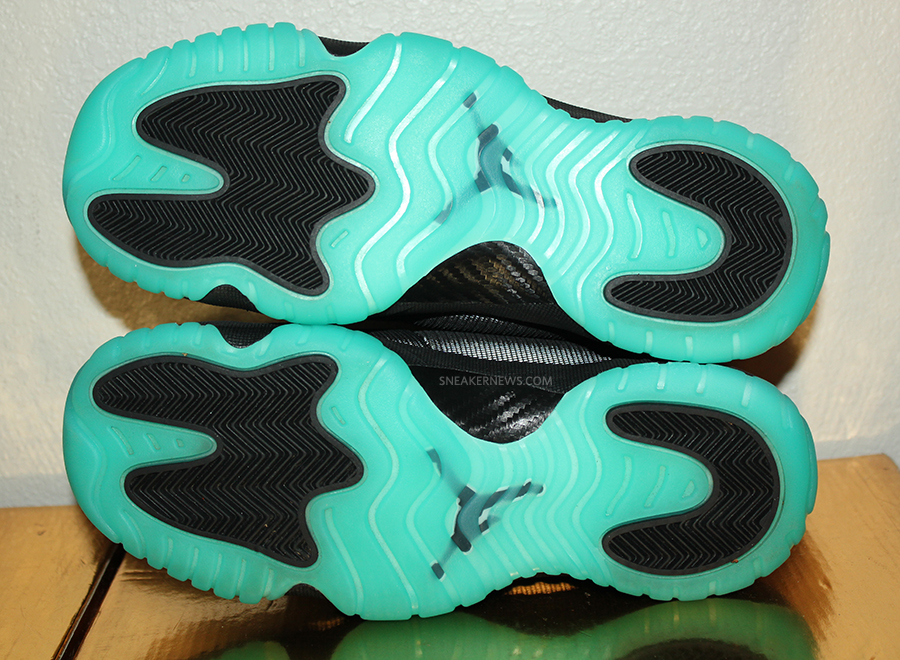 Jordan Future Gs Black Green Glow 3