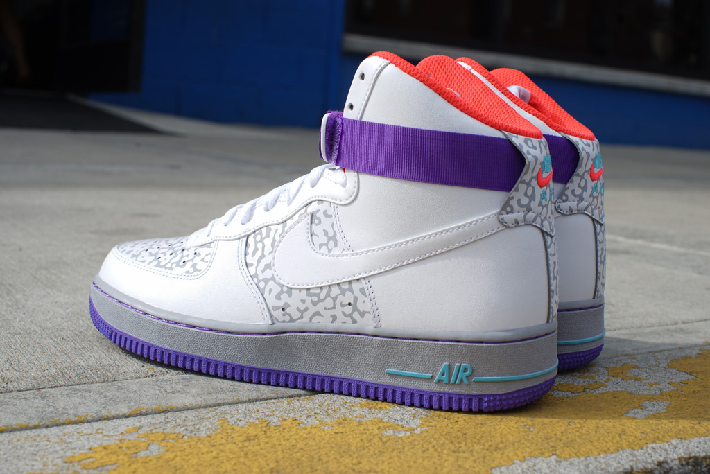 Nike Air Force 1 High 07 White Grey Venom 02