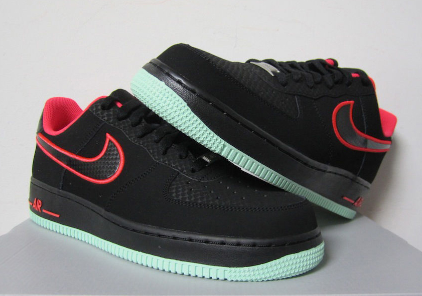 Nike Air Force 1 Low - Black - Laser Crimson - Arctic Green