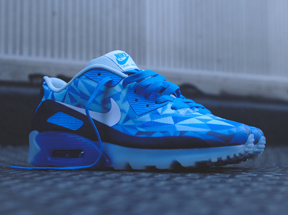 Nike Air Max 90 Ice Barely Blue 1