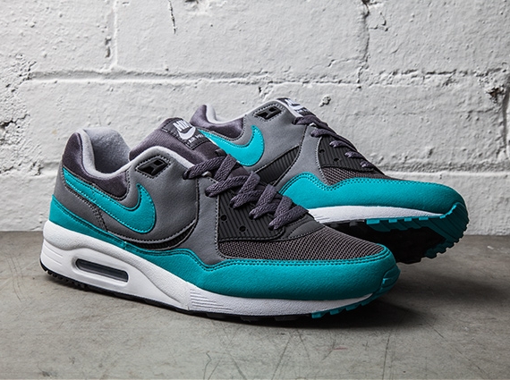 Nike Air Max Light Turbo Green 01