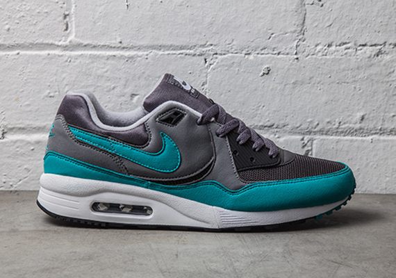 Nike Air Max Light “Turbo Green”