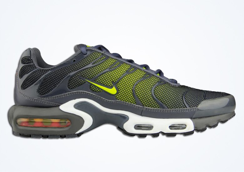 Nike Air Max Plus – Medium Base Grey – Venom Green