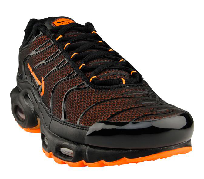 Nike Air Max Plus Black Total Orange 02