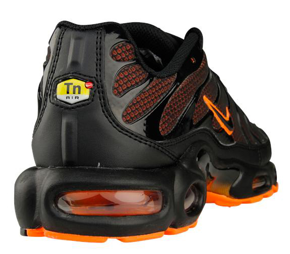 Nike Air Max Plus Black Total Orange 03