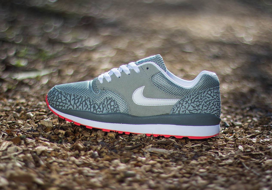 Nike Air Safari Elephant Mica Green Light Base Grey Crimson