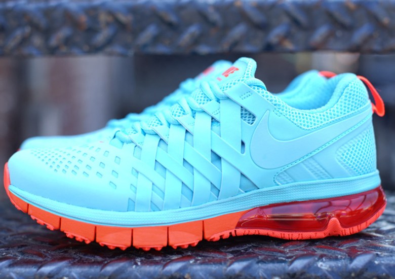 Nike Fingertrap Max NRG – Polarized Blue – Total Crimson