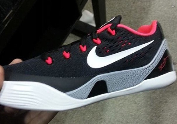 Nike Kobe 9 Em Black White Laser Crimson Wolf Grey