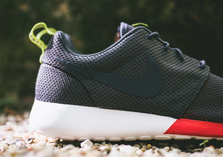 Nike Roshe Run “Anthracite” – Available