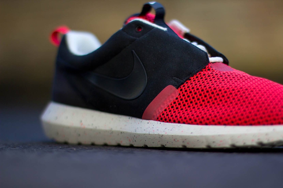 Nike Roshe Run Nm Black Red Sail 1