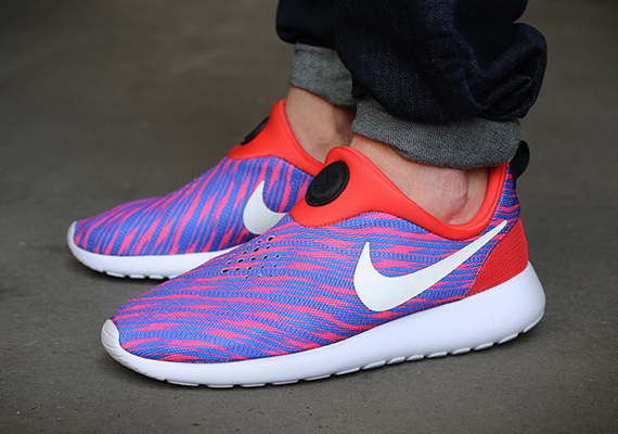 Nike Roshe Run Slip On Goes Graphic 01