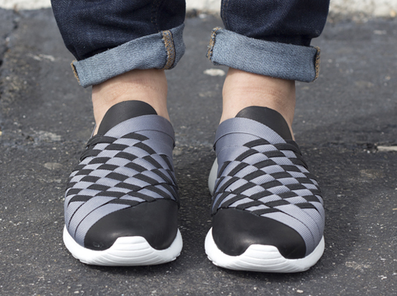 Nike Roshe Run Woven 2.0 Black Grey 2