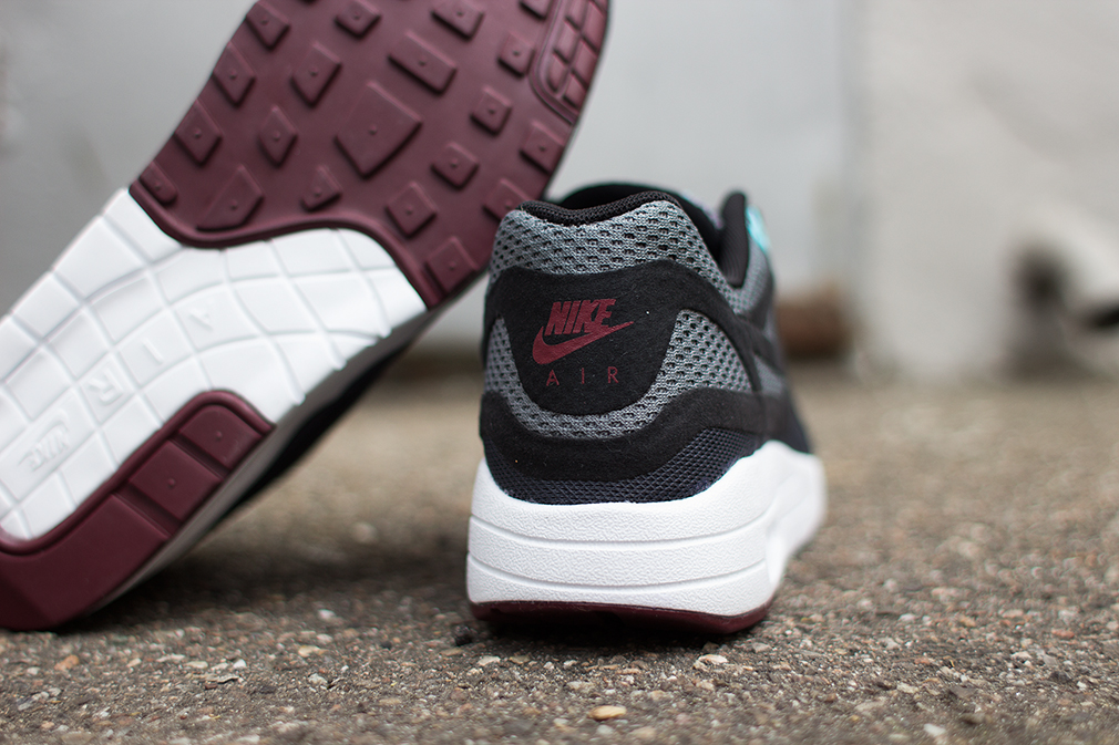Nike Wmns Air Max 1 Breathe Dark Grey 07