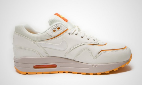 Nike Wmns Air Max 1 Cut Out Sail 02