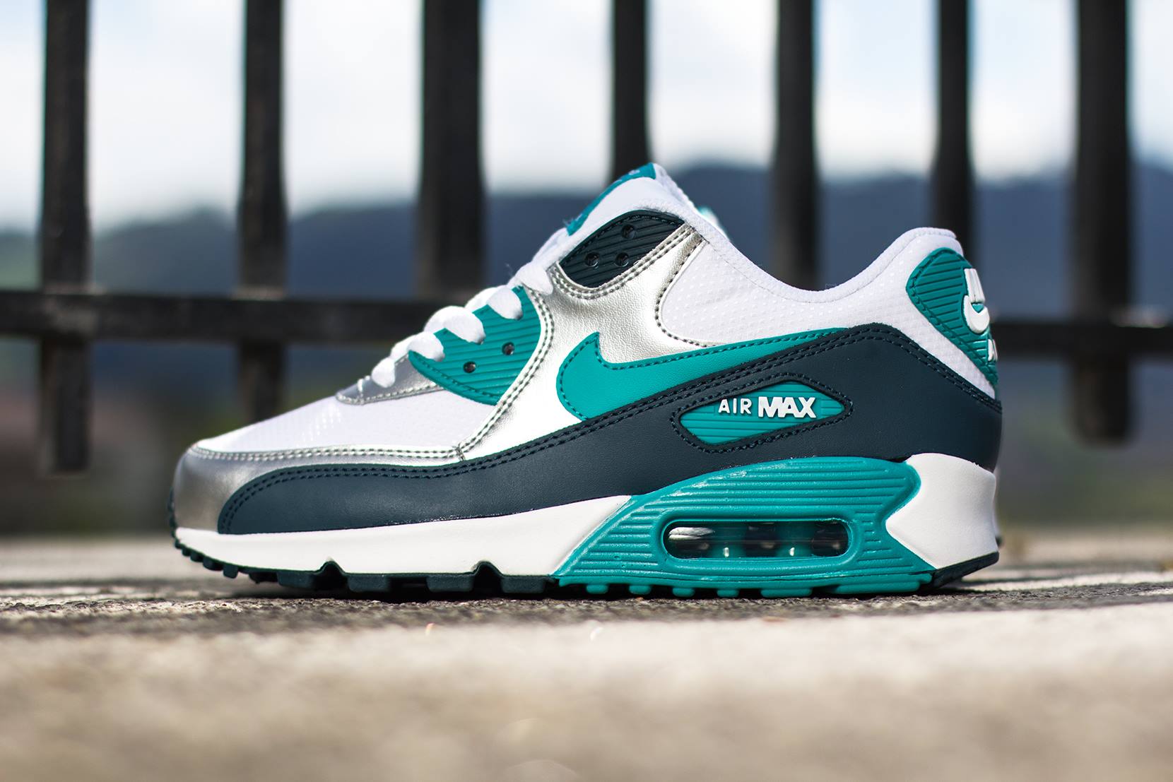 Nike Womens Air Max 90 - White - Turbo Green - Nightshade