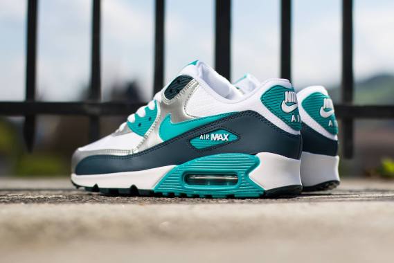 Nike Wmns Air Max 90 White Turbo Green Nightshade 03