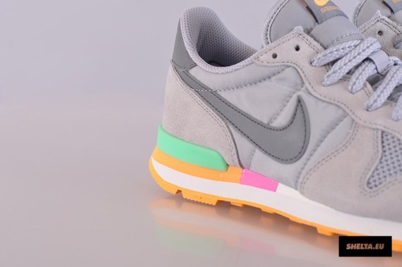 Nike Wmns Internationalist Grey Lucid Green Mango 07