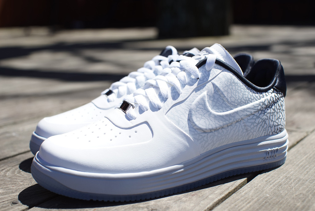 Nike Wmns Lunar Force 1 Elephant Fade 02