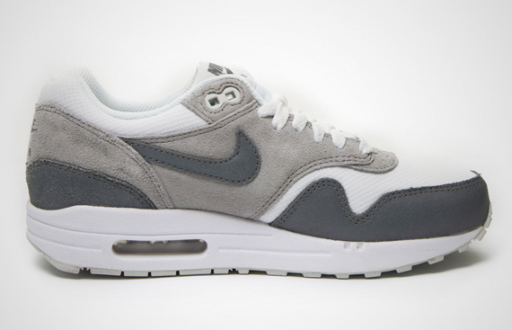 Nike Womens Air Max 1 Light Grey 3