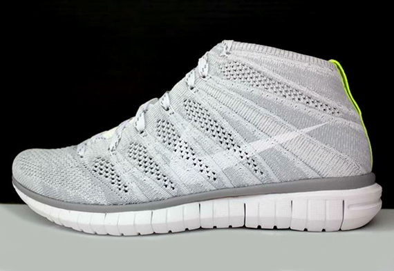 Nike Womens Free Flyknit Chukka 1