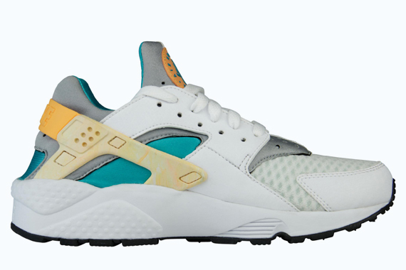 Nike Womens Air Huarache - White - Atomic Orange - Teal