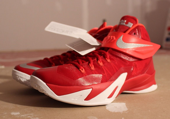 Nike Zoom LeBron Soldier 8 Sample