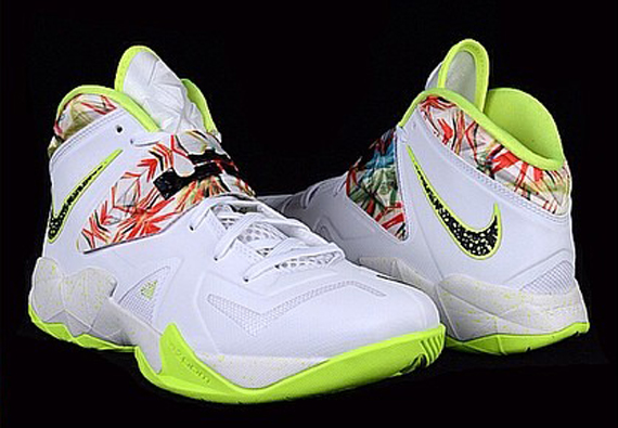 Nike Zoom LeBron Soldier 7 “King’s Pride” + “Heat”