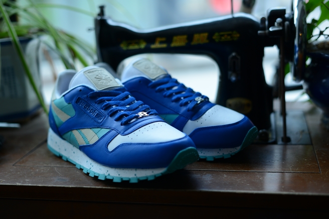 Size Magazine Reebok Classic Leather Galloping Horse 01