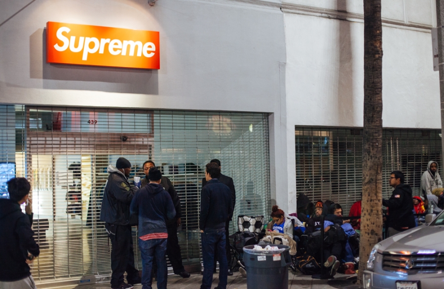 Supreme Foamposite Camp Out Line La 8