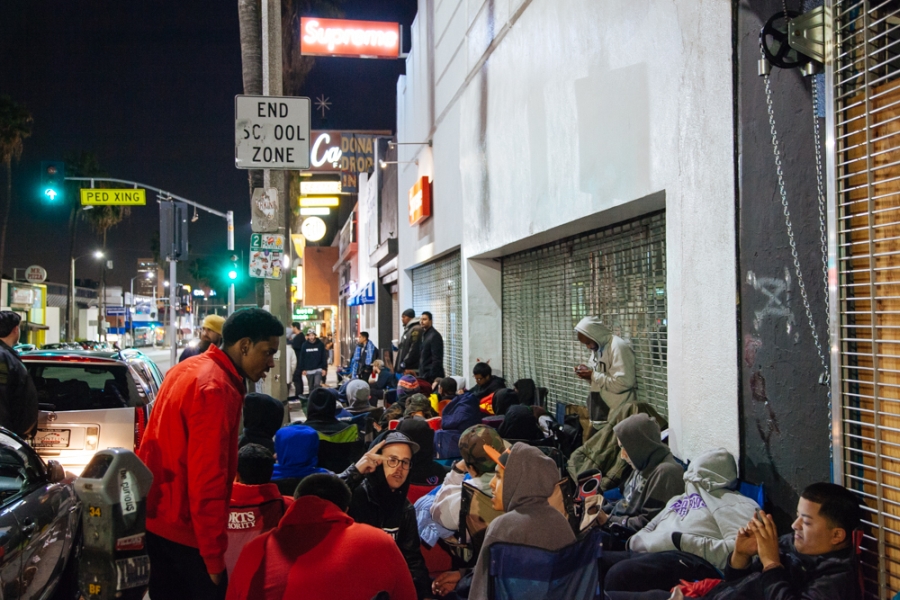 Supreme Foamposite Camp Out Line La 9