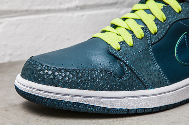 Air Jordan 1 Retro 86 Lush Teal Safari 01