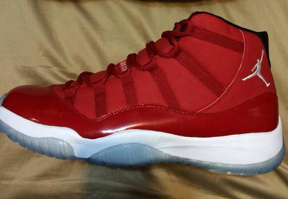 Air Jordan 11 Red Pe1