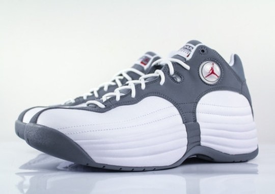 Jordan Jumpman Team 1 – White – Gym Red – Cool Grey