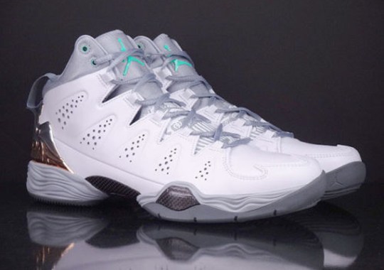 Jordan Melo M10 – White – Wolf Grey – Green Glow